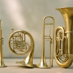 découvrez les principales différences entre la trompette, le cor, le trombone et le tuba, quatre instruments à vent essentiels de la musique orchestrale.