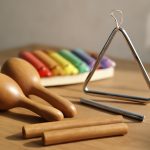 découvrez ce qu'est un idiophone en musique, un instrument qui produit du son par la vibration de son propre matériau, sans corde ni membrane.